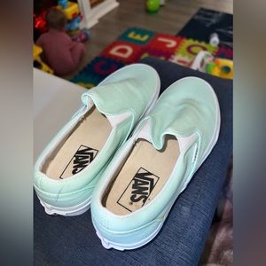 Mint green women’s size 6 classic canvas VANS